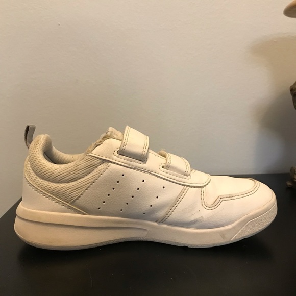 Adidas kids white sneakers size 1,5 - Picture 2 of 13